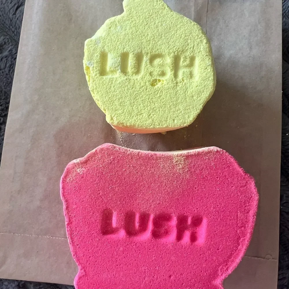 Lush Chirpy Chick 2 Piece Limited Edition Bath Bomb 7 oz